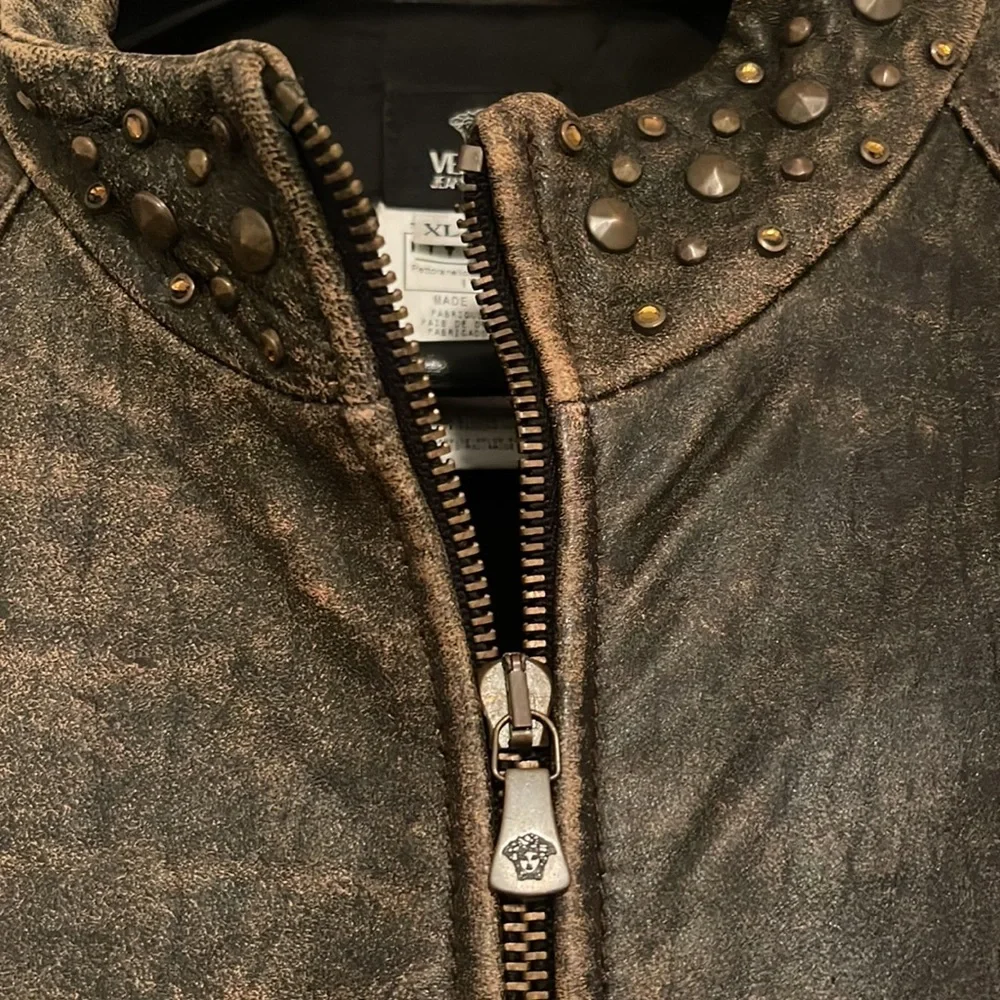 Versace XL - Picture 9 of 12